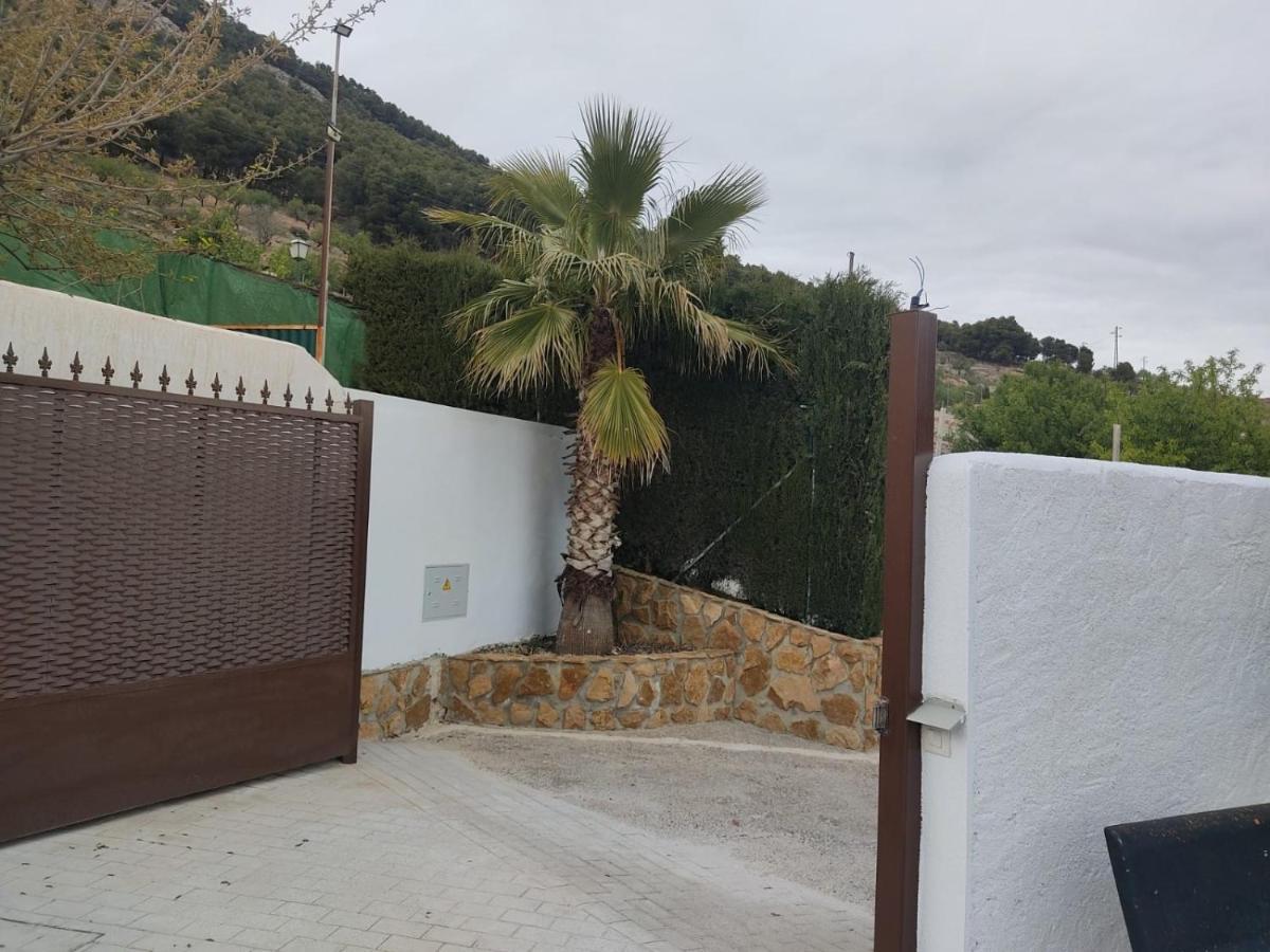 Casa Cueva El Almendro Guest House Pegalajar ภายนอก รูปภาพ